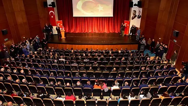 Bayrağın Dalgalanmadığı Bir Toprak Vatan Değildir