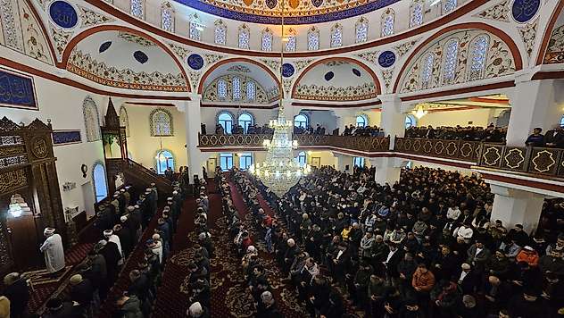 Bayram Namazında Milyonlar Tek Yürek Oldu