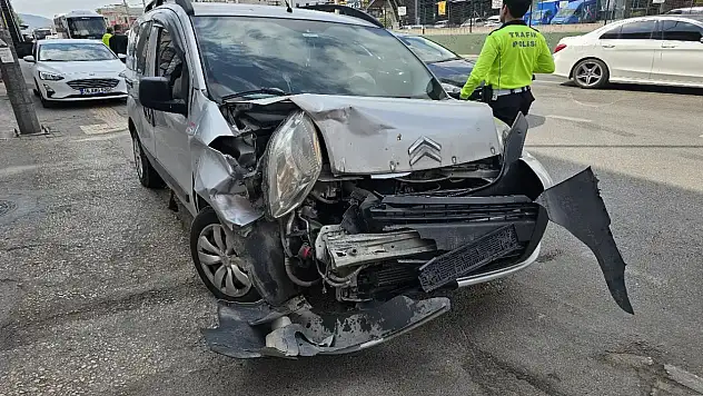 Bayramın ilk gününde 692 trafik kazası: 7 kişi hayatını kaybetti, 1128 kişi yaralandı