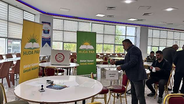 Behçet Sevgili Katılımıyla HÜDA PAR Kale'de Kongre Tamamlandı
