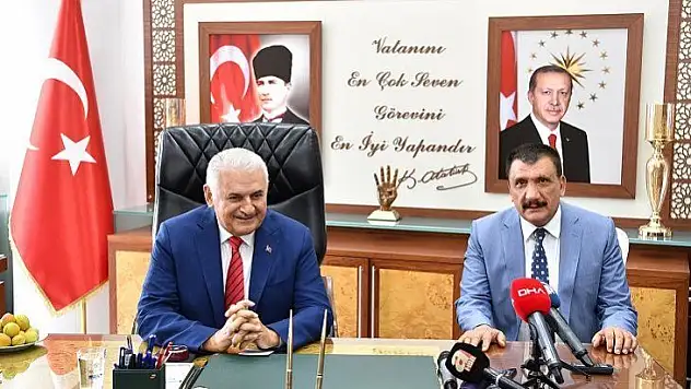 Binali Yıldırım'ın Belediye ziyareti