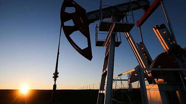 Brent Petrol 100 Doları Aştı: Orta Doğu Çatışmaları Küresel Enerjiyi Sarsıyor