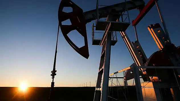 Brent petrol fiyatı 72 doların altına düştü