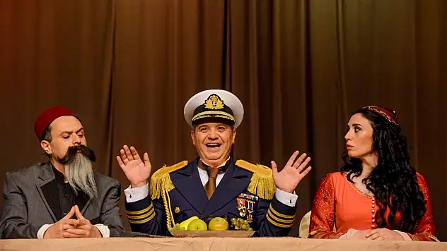 'Bu Da Geçer Ya Hu' Malatya'da Sahnelendi