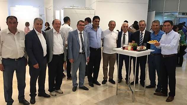 Kiraz'dan İl Başkanları'na Kayısı İkramı