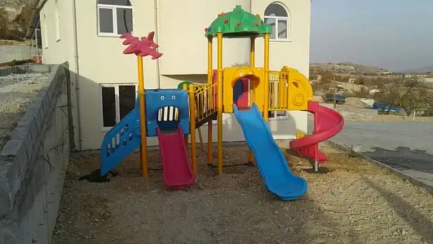 İlçe Ve Kırsal Mahallere  130 Adet Çocuk Oyun Grubu