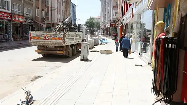 Ağaç Kıyımı Yapılıyor Yalanına, Kepenek Caddesi Esnafı Cevap Verdi...