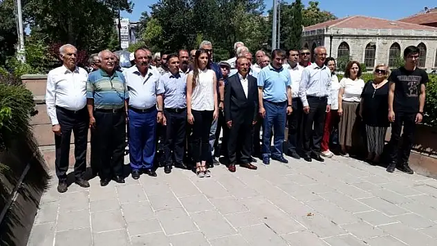 Chp'den 249 Şehit İçin Anıta Çelenk