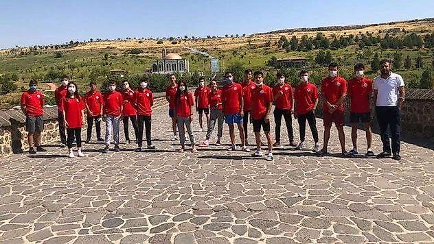 Büyükşehir Atletizm 3'ncülük kupasını aldı