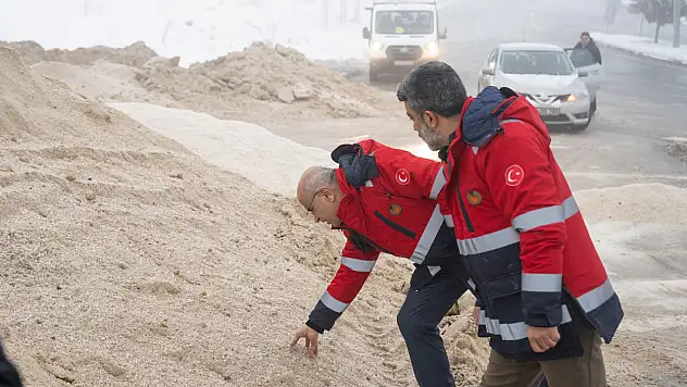 Büyükşehir Belediyesi Ekipleri  Karla Mücadelede 7/24 Sahada