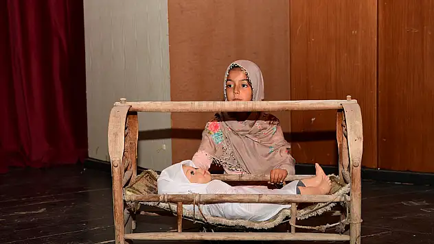 Büyükşehir Belediyesi Nezaket Okulları Tarafından Yılsonu Etkinliği Düzenlendi