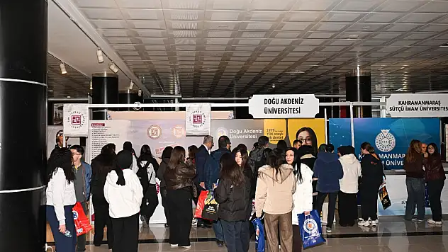 Büyükşehir Belediyesi'nin Düzenlediği  'Üniversite Bölüm Tanıtım Günleri'ne Yoğun İlgi