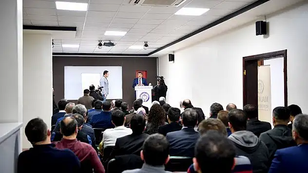 Büyükşehir Belediyesi Personeli İngilizce Öğreniyor