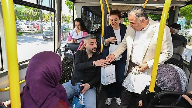 Büyükşehir Belediyesi Vatandaşlara Ücretsiz 20 Bin Fide Dağıttı