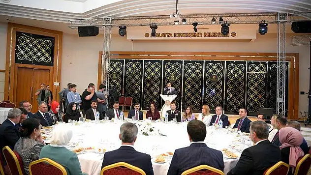 Büyükşehir Belediyesinden Vali Baruş'a Veda Yemeği