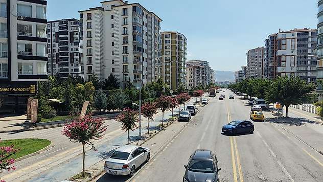 Büyükşehir Belediyesinden Yeşil Alan ve Peyzaj Çalışması