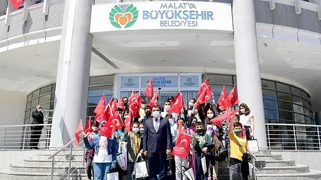 Büyükşehir Semt Konağı Öğrencilerinden Gürkan'a Ziyaret