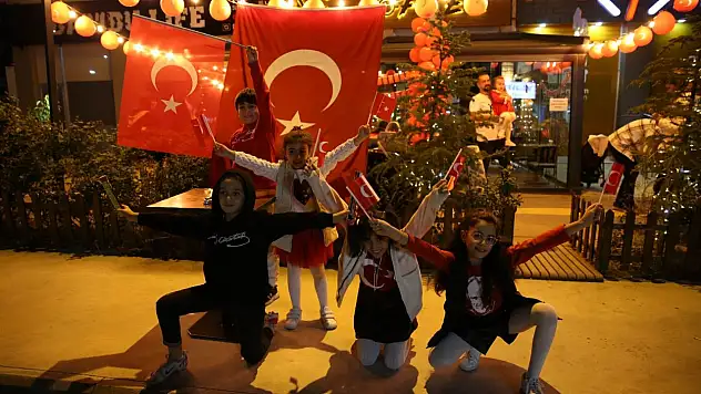 BYE Kafe'de coşkulu Cumhuriyet kutlaması