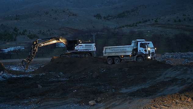 Çamurlu TOKİ Cami Çevresinde Yol ve Çevre Düzenleme Çalışmaları Tamamlandı