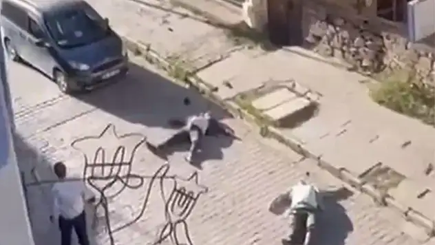 Çarşı merkezinde silahlar konuştu: 2 kişi yaşamını yitirdi