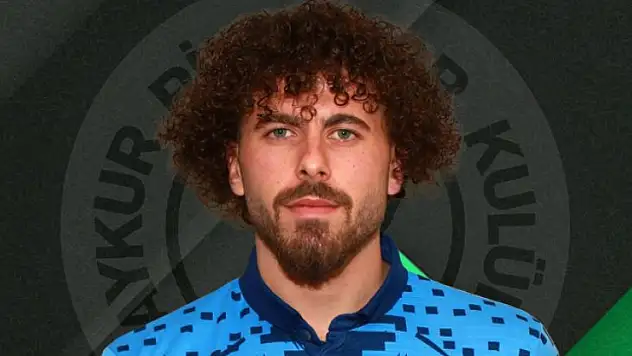 Çaykur Rizespor, Ogün Özçiçek'i kadrosuna kattı