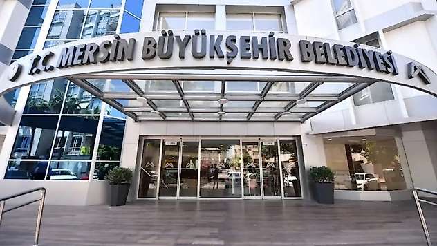 CHP'li Mersin Büyükşehir Belediyesi'nde Yolsuzluk Operasyonu: 7 Tutuklama, 19 Adli Kontrol