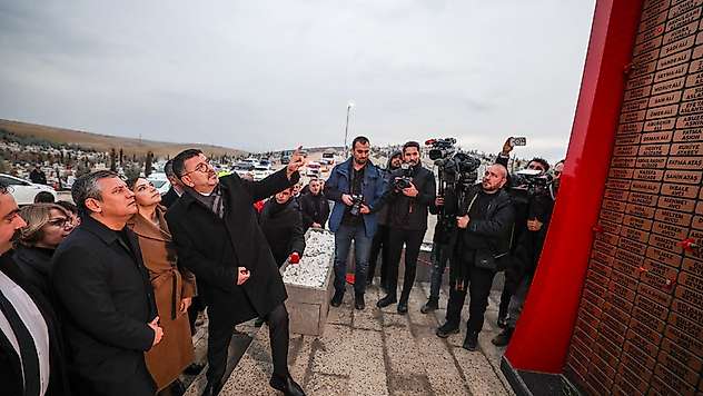CHP Lideri Özgür Özel, Depremin 3. Yılında Malatya'da Vatandaşlarla Buluştu