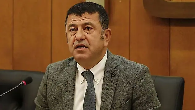 CHP Malatya'da Kriz: İl Yönetiminin Feshine Tepki