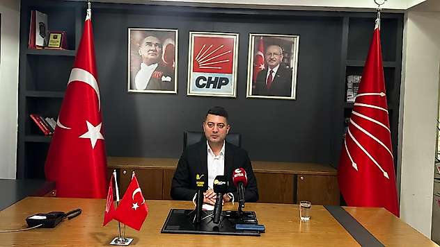 CHP Malatya'da Teşkilat Revizyonu: 3 İlçe Başkanı Görevden Alındı