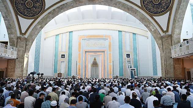 Cuma hutbesinde sanal kumar, dijital oyun ve yalan haber uyarısı