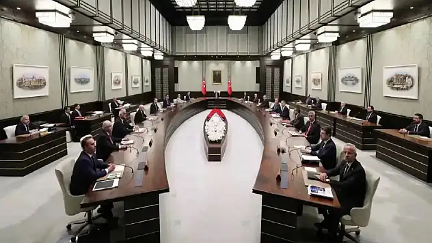 Cumhurbaşkanlığı Kabinesi Beştepe'de Toplanıyor: Ekonomi, Terör ve Suriye Gündemde