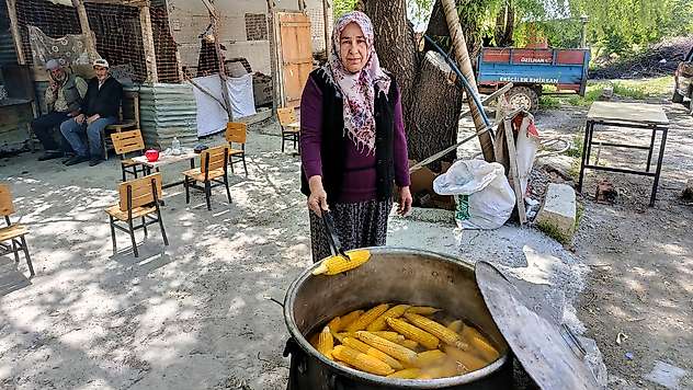 Darende'de Hayat Mücadelesi: Tezgâh Başında Aile Ekonomisine Destek