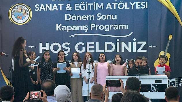 Darende'de Sanat Gecesi: Tarihi Okul Müzikle Yankılandı