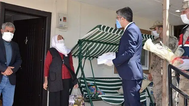 Darende'de şehit ailelerine ziyaret