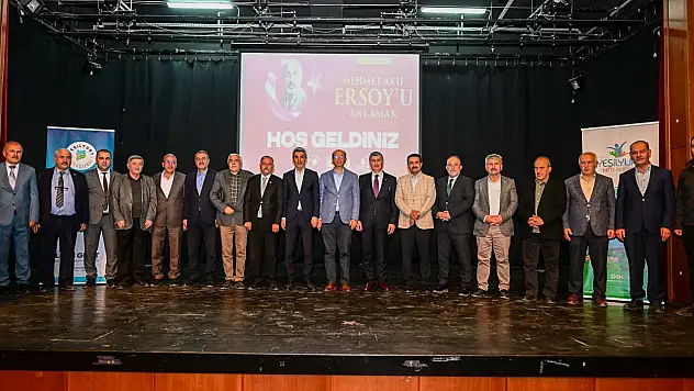 'Dava Adamı Mehmet Akif Ersoy'u Anlamak' Konferansına Yoğun İlgi