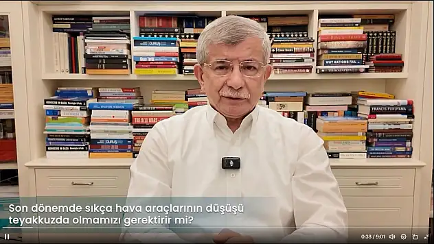 Davutoğlu'ndan Çarpıcı Uyarı: 'Sistemik depremin tam ortasındayız'