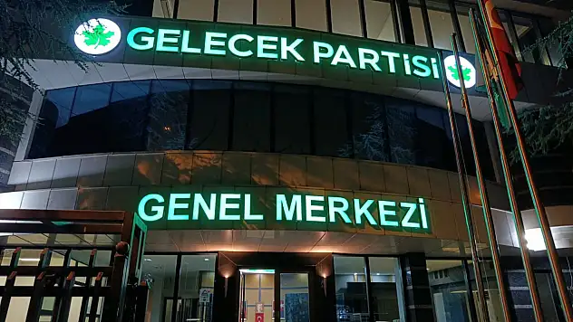 Davutoğlu: 'Siyasi Partiler Geleceği Belirlemek İçin Var, Geçmiş Tartışmalara Boğulmamalı'