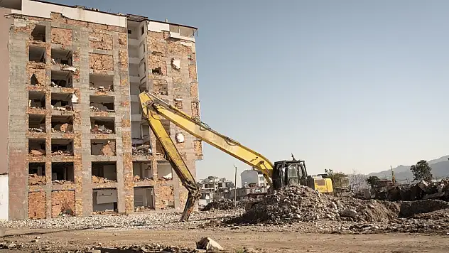 Depremden Bir Yıl Sonra Hatay Hala Sağlık Limit Değerinin 4 Katı Toz Soluyor