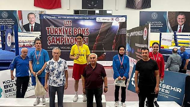 Depremden Etkilenen Boksör üçüncü Oldu