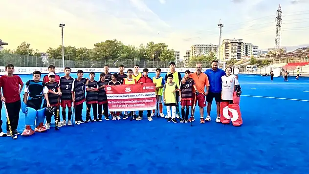 Depremzede Gençler Spor ve Kültürle Hayata Tutunuyor