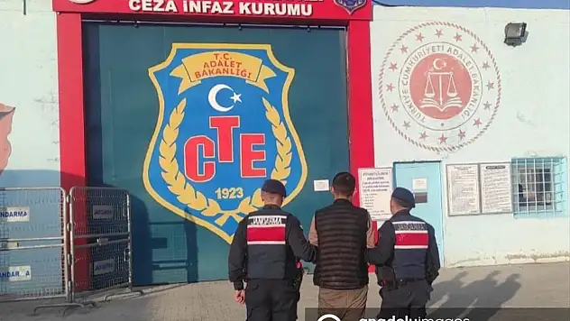Depremzedeleri konteyner satma vaadiyle dolandırdıkları iddiasıyla 2 zanlı yakalandı