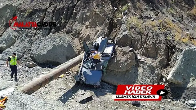 Dere yatağına devrilen otomobildeki 4 kişi öldü