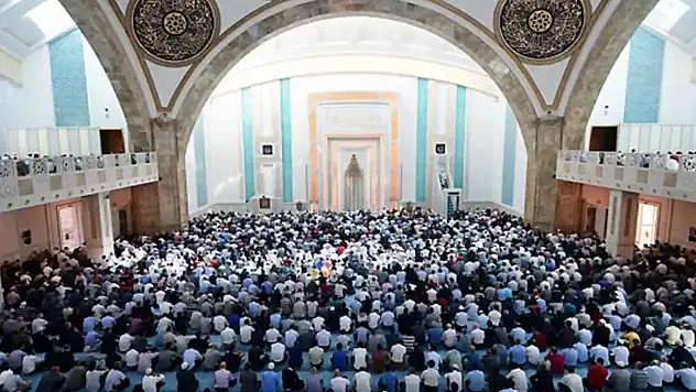 Diyanet'in Haftalık Hutbesi: 'İlim Öğrenmek Her Müslümana Farzdır'