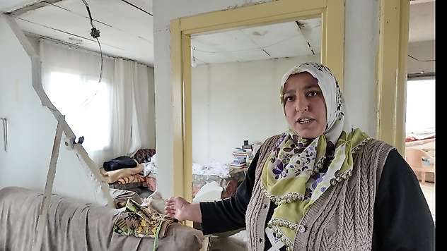 Doğanşehir'de Anne Facianın Önüne Geçti: Kızını Son Anda Yıkılan Duvardan Kurtardı