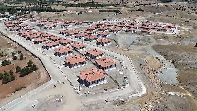 Doğanşehir'de Deprem Konutları Hak Sahiplerine Teslim Ediliyor