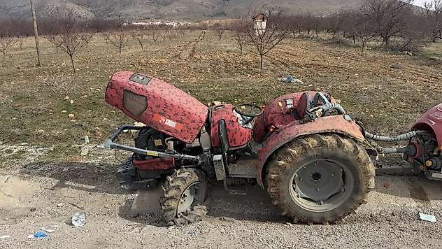 Doğanşehir'de Traktör Devrildi: 2 Yaralı