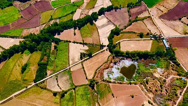 Doğanşehir'in Nazar Boncuğu: Kalp Şeklindeki Göl İlgi Odağı Oldu