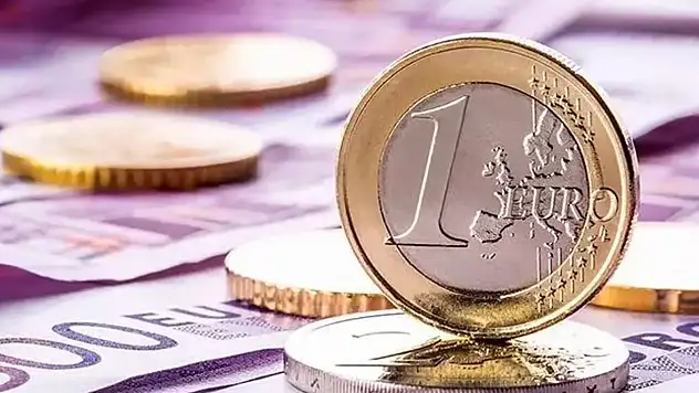 Dolar 42,60'ta, Euro 50 TL'yi Aştı: Piyasalarda Tarihi Zirve