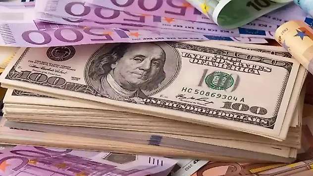 Dolar ve Euro Haftaya Yükselişle Başladı