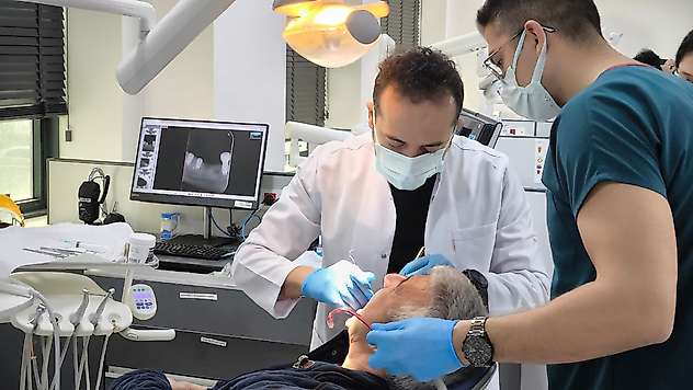 Dr. Öğretim Üyesi Kırmızıgül: Diş kaybı sonrası implant gecikirse tedavi zorlaşıyor